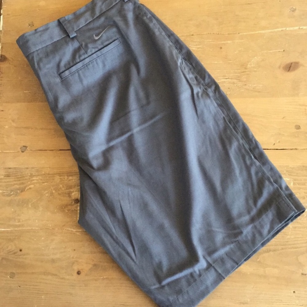 Men’s Nike golf shorts size 38
